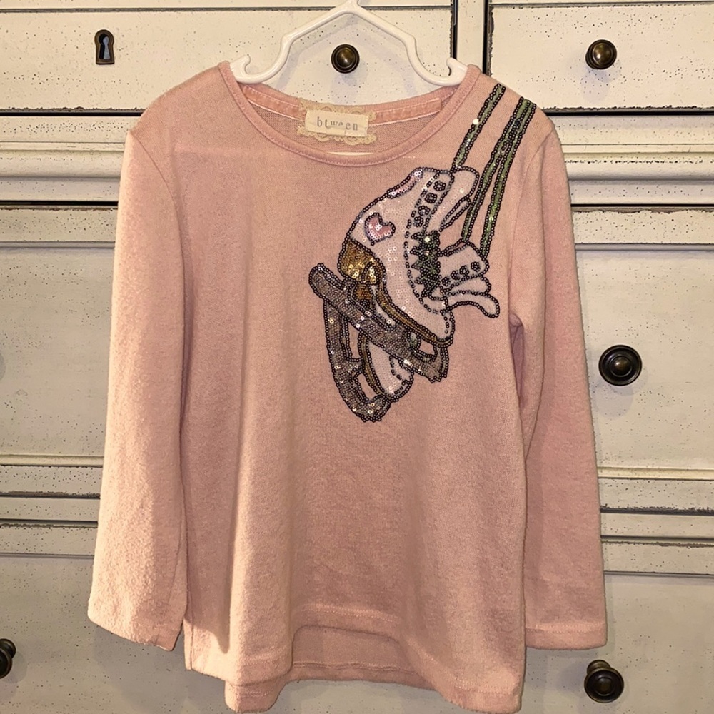 btween light pink ice skating ⛸ sequin longsleeve girls shirt ice skates size 6 - Picture 1 of 5